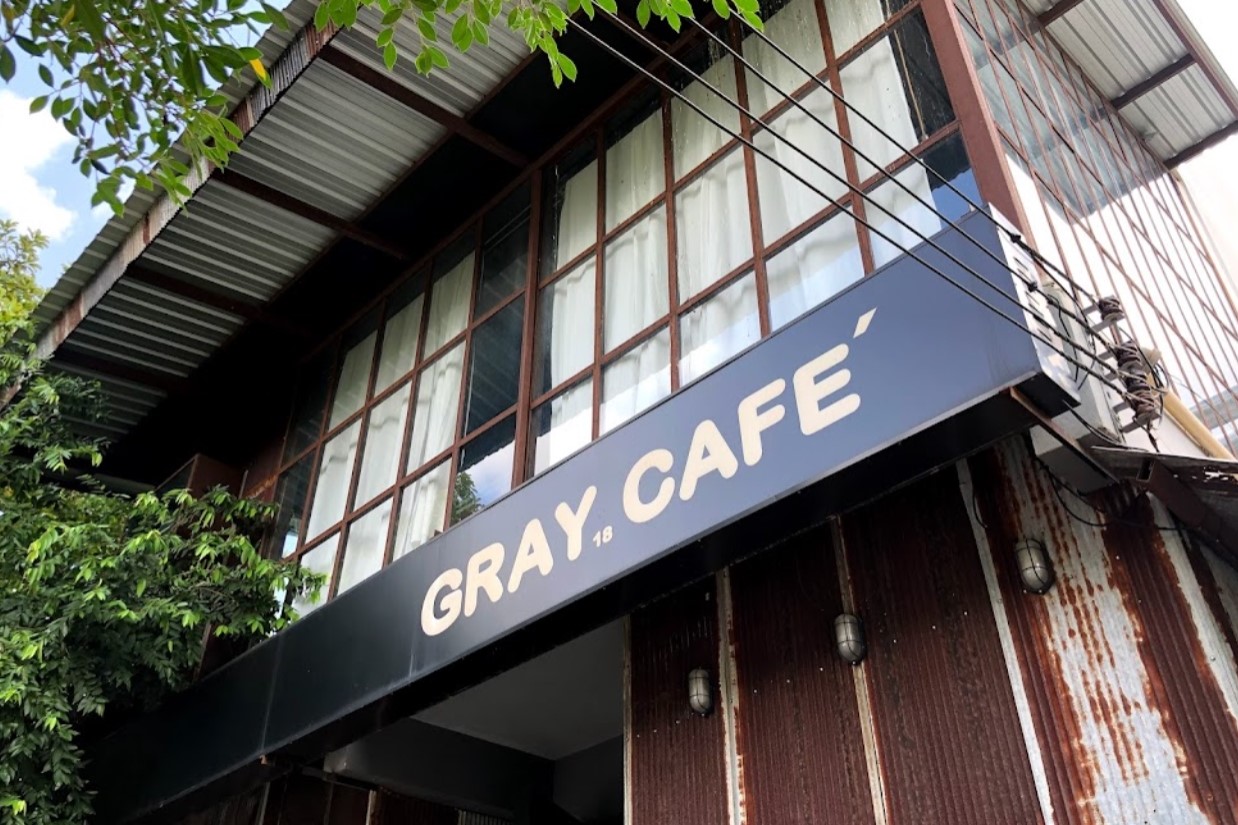 Gray-18-Cafe-1