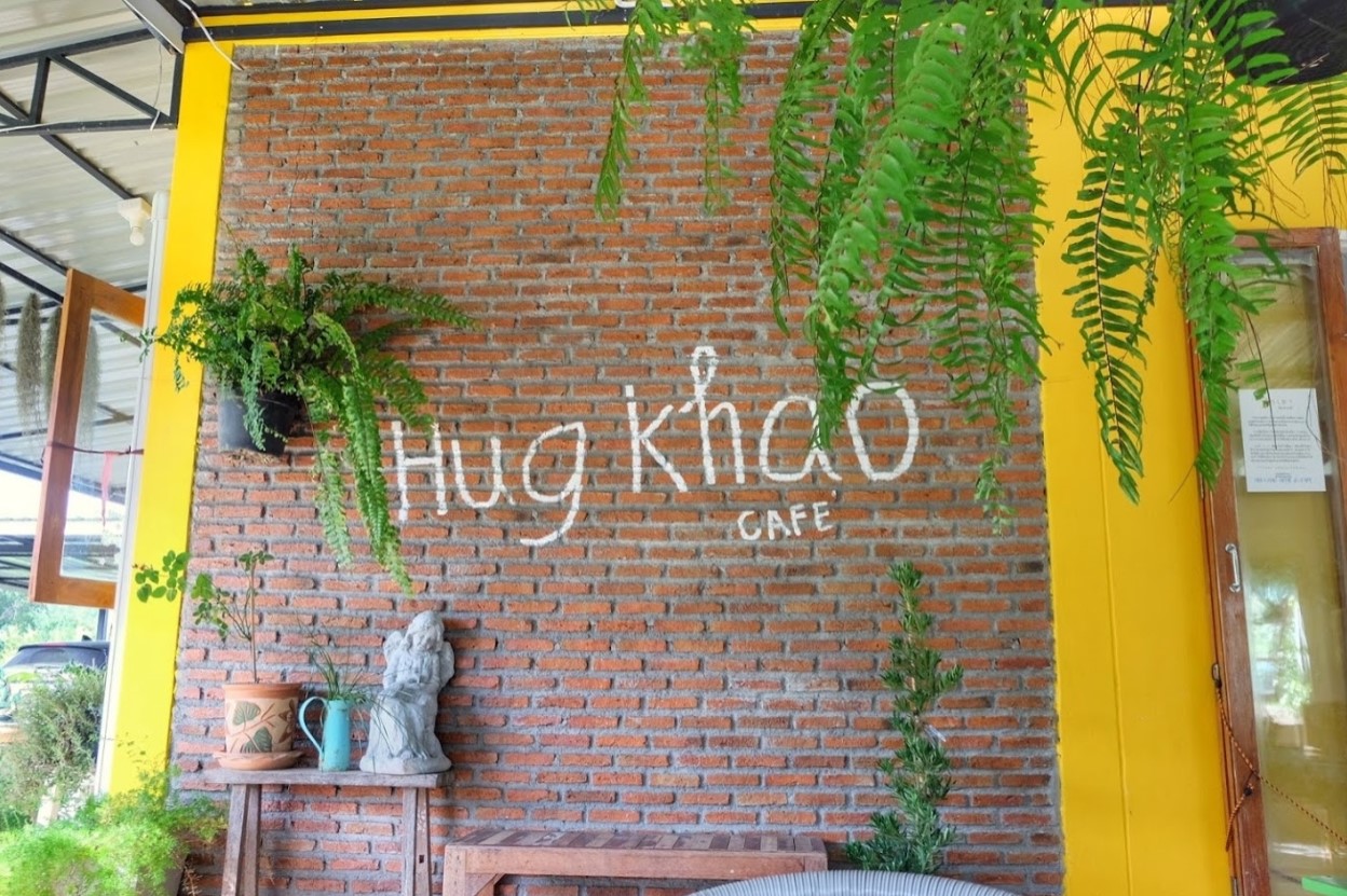 Hug-Khao-Cafe-2
