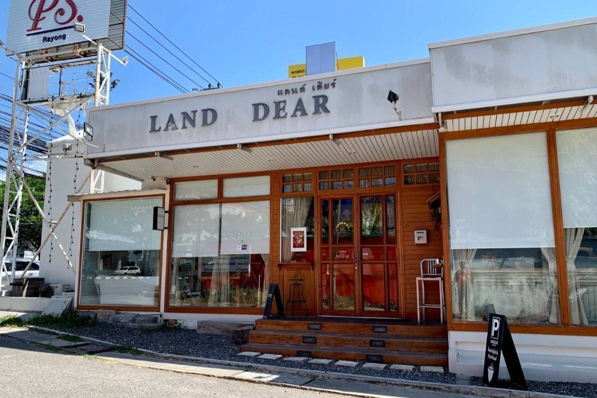 Land-Dear-Cafe-and-Bistro-1