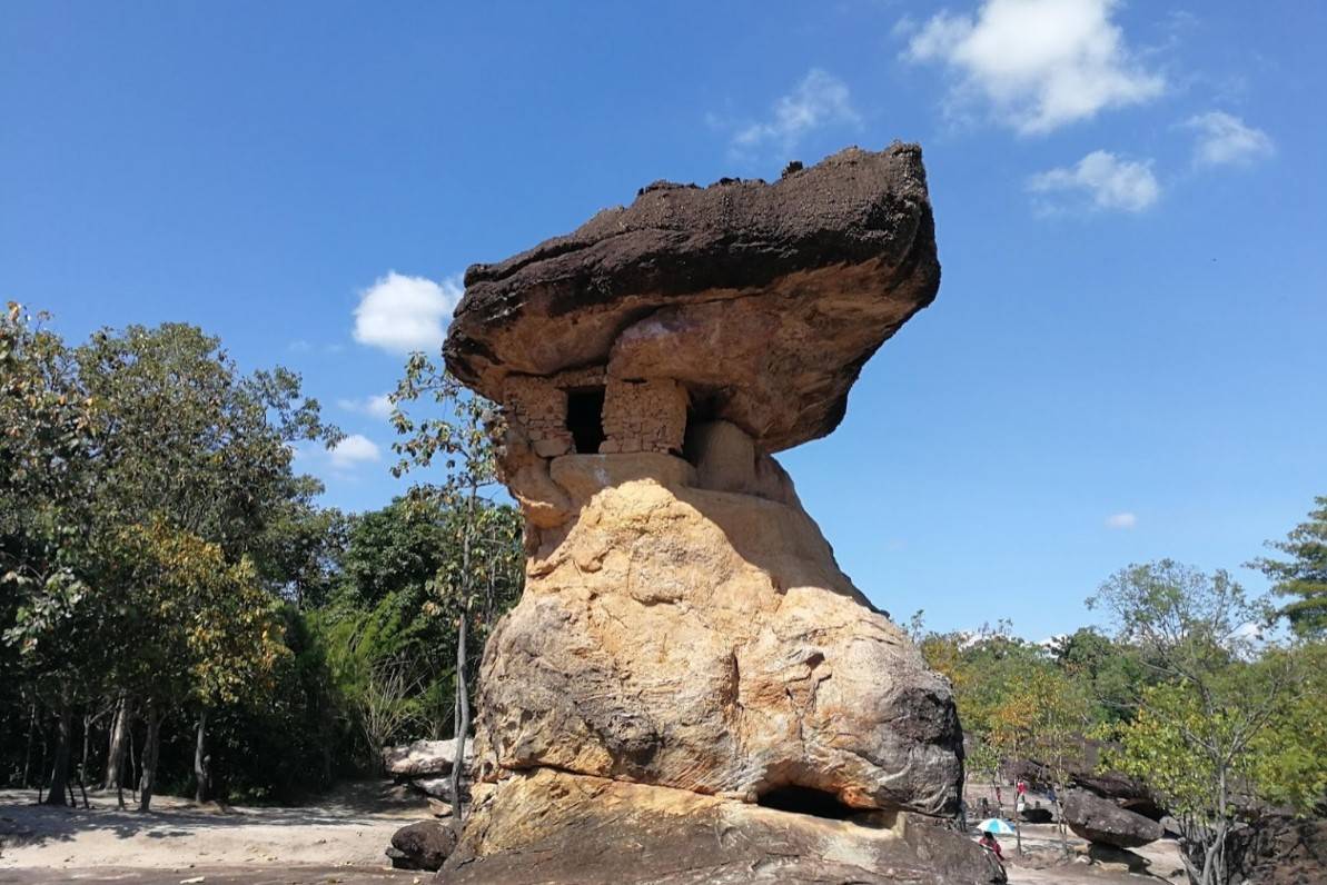 Phu-Phra-Bat-Historical-Park-1