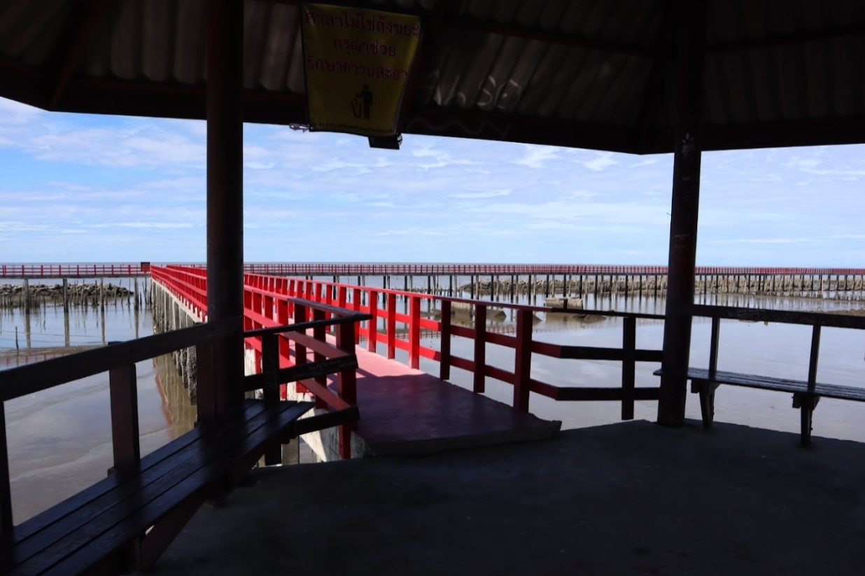 Red-Boardwalk-Bridge-Dolphin-Viewpoint-3