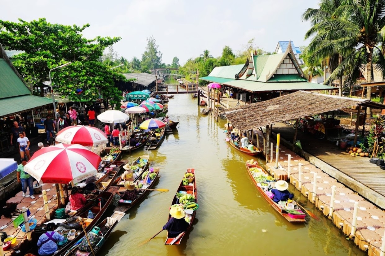 Tha-Kha-Floating-Market-2