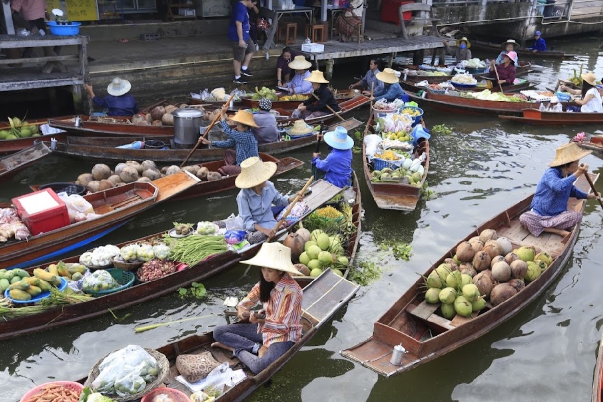Tha-Kha-Floating-Market-3