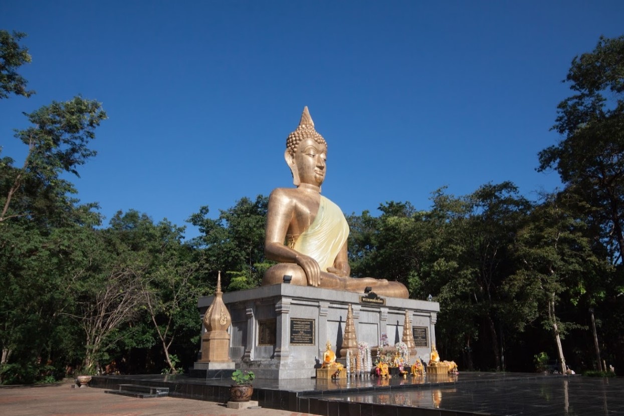 Wat-Phra-Mongkhon-Ming-Muang-2