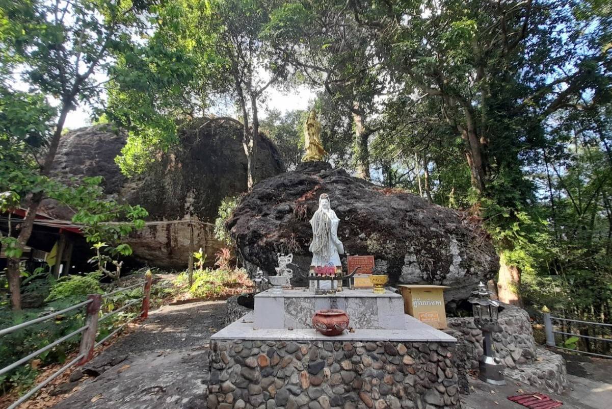 Wat-Tham-Sarika-2