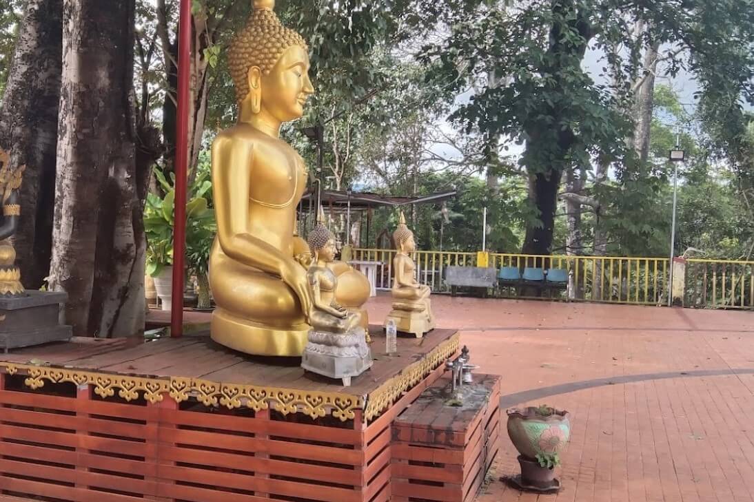 Wat-Phra-That-Doi-Chom-Thong-2